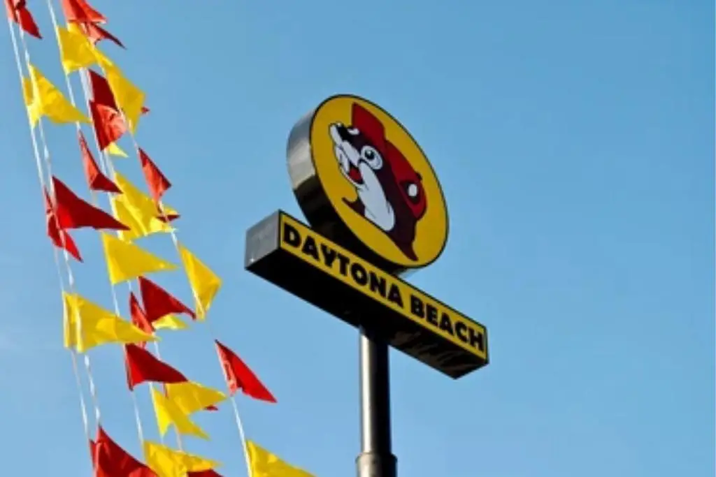 Buc-ee's sign with beaver logo