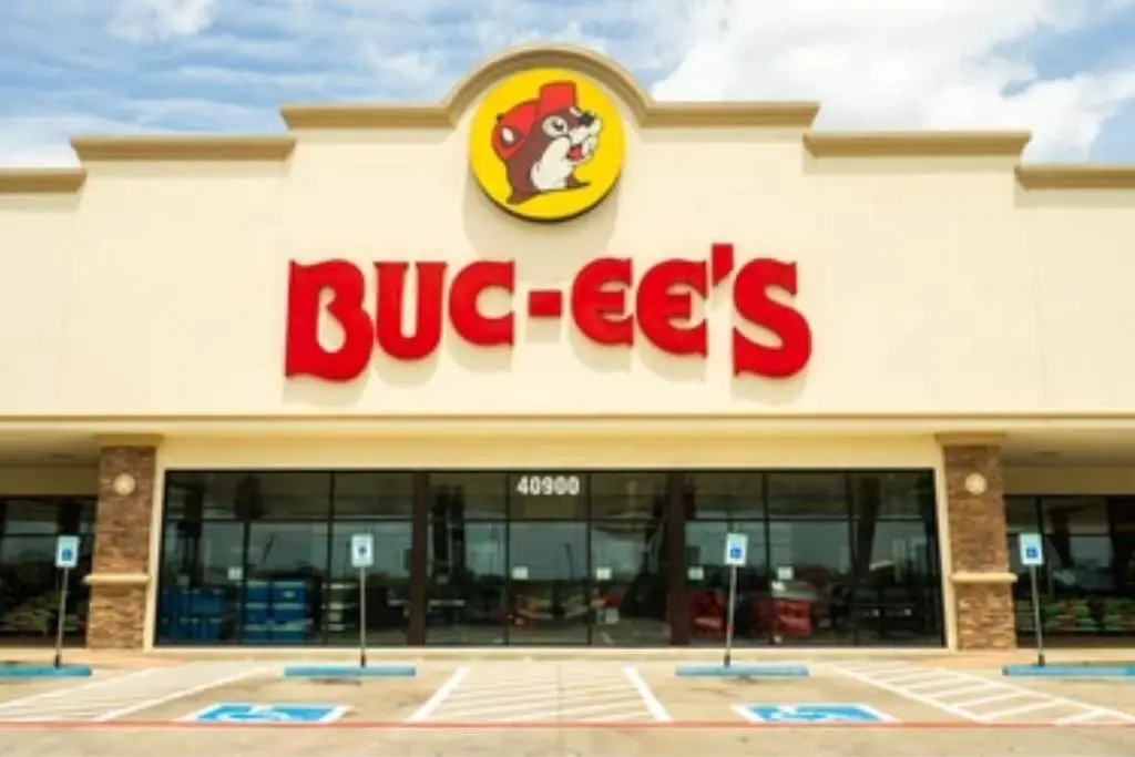 Buc-ee's front view